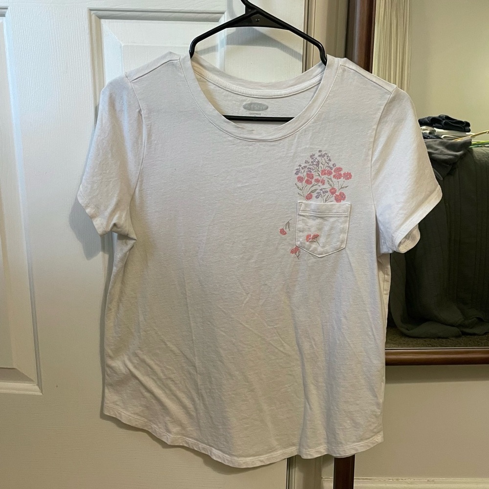 Old Navy “Wear Everywhere” Flower Pocket Tee